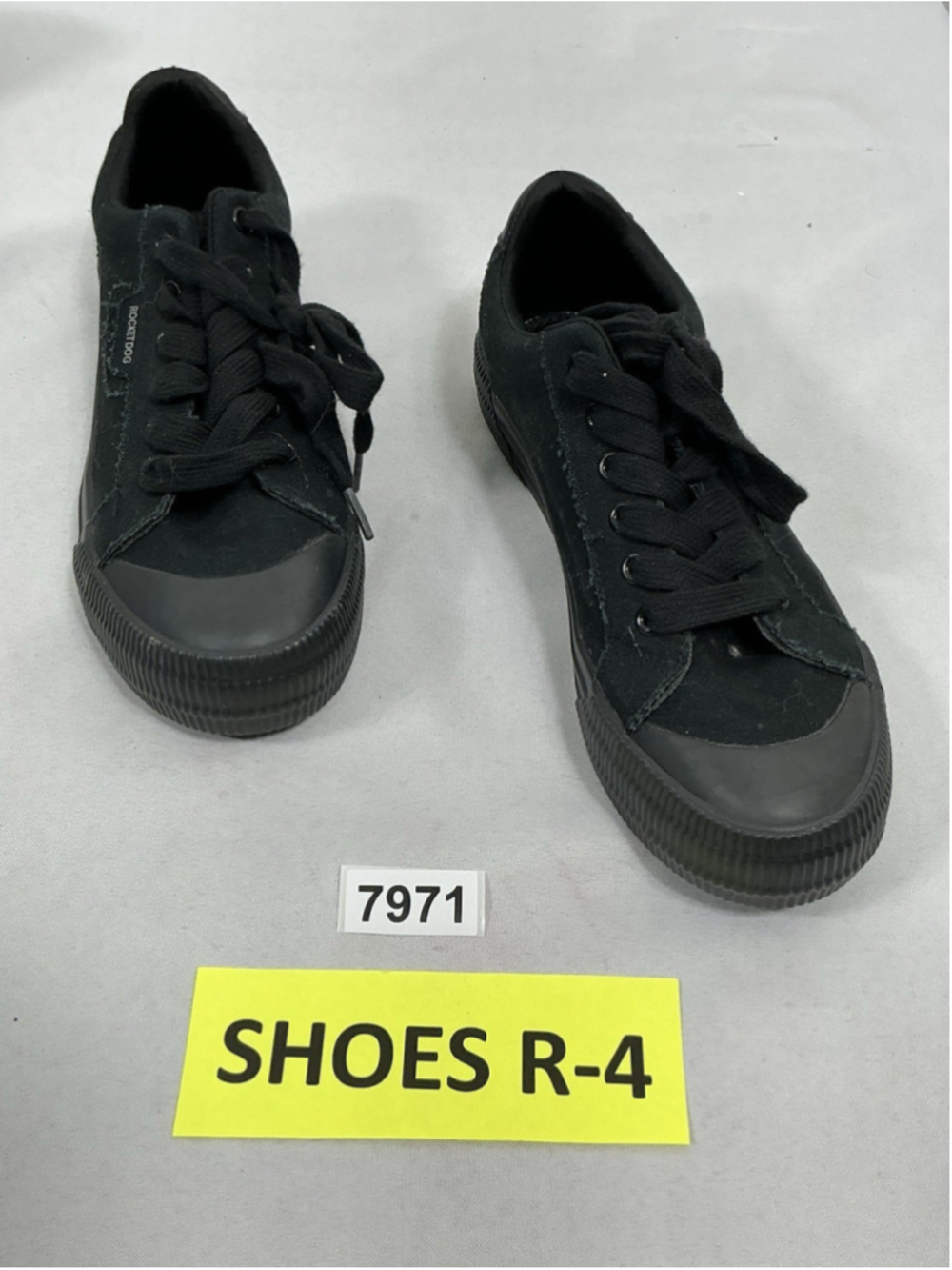 Womans Excellent Condition Rocketdog Plush Foam Sole Lace Up Sneakers 9.5 Black